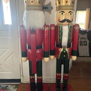Set of 2 Nutcracker Statues